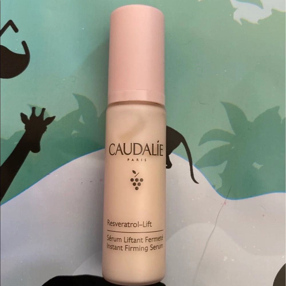 Caudalie instant firming serum